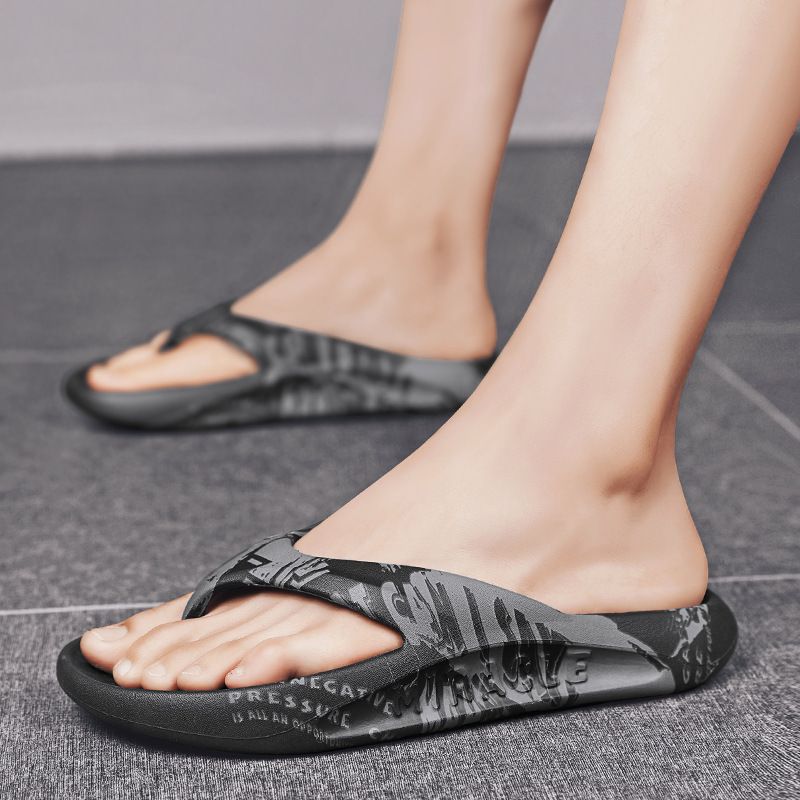 2023 Sommer Ny Stil Flip Flops Herreværelse Strand Tyk Bund Trend Afslappet Sandaler Hjemmesko Sko Herre