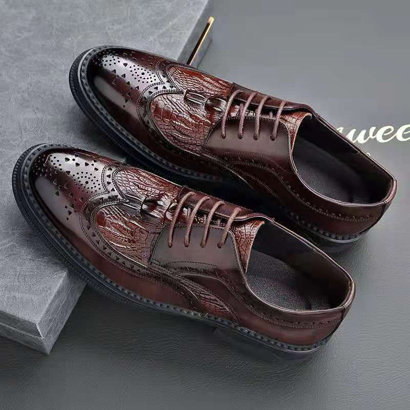 2023 Nye Efterår Mænds Sko Læder Business Casual Brogue Sko Kjole Sko High-end Bryllup Sko