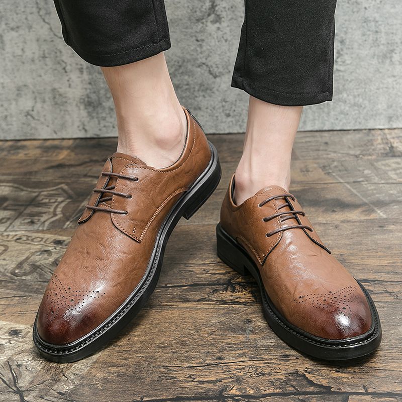 Efterårstrend Mænd Business Casual Mode Brogue Sko Udskåret Tyk Sål Forøg Små Trendy Sko